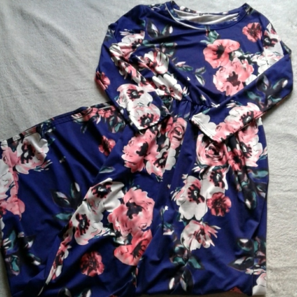 Navy floral maxi dress  with pockets